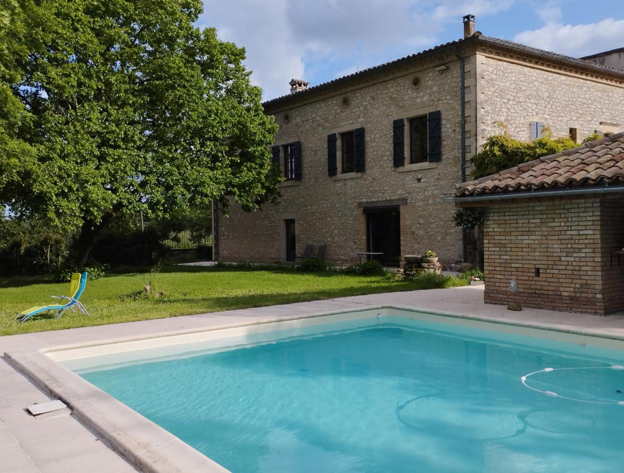 Domaine Les Garrigues Bed & Breakfast Puygaillard-de-Quercy Exterior photo